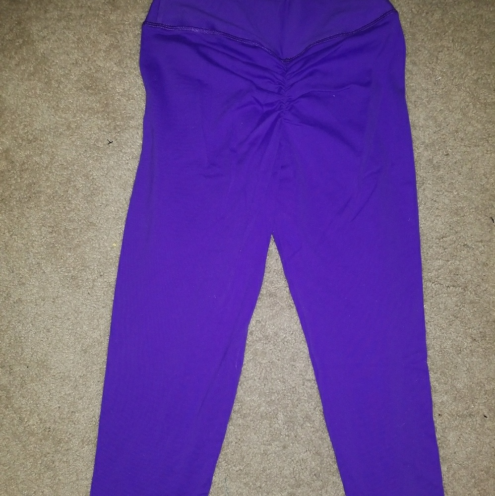 ABS28 purple leggings scrunch